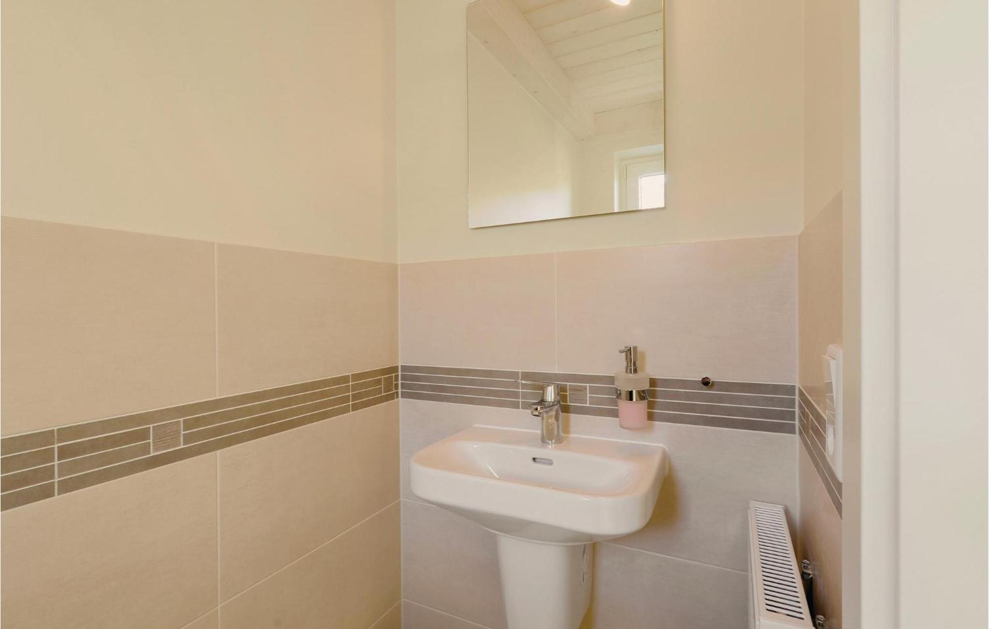 2 Bedroom Amazing Home In Dagebuell Luaran gambar